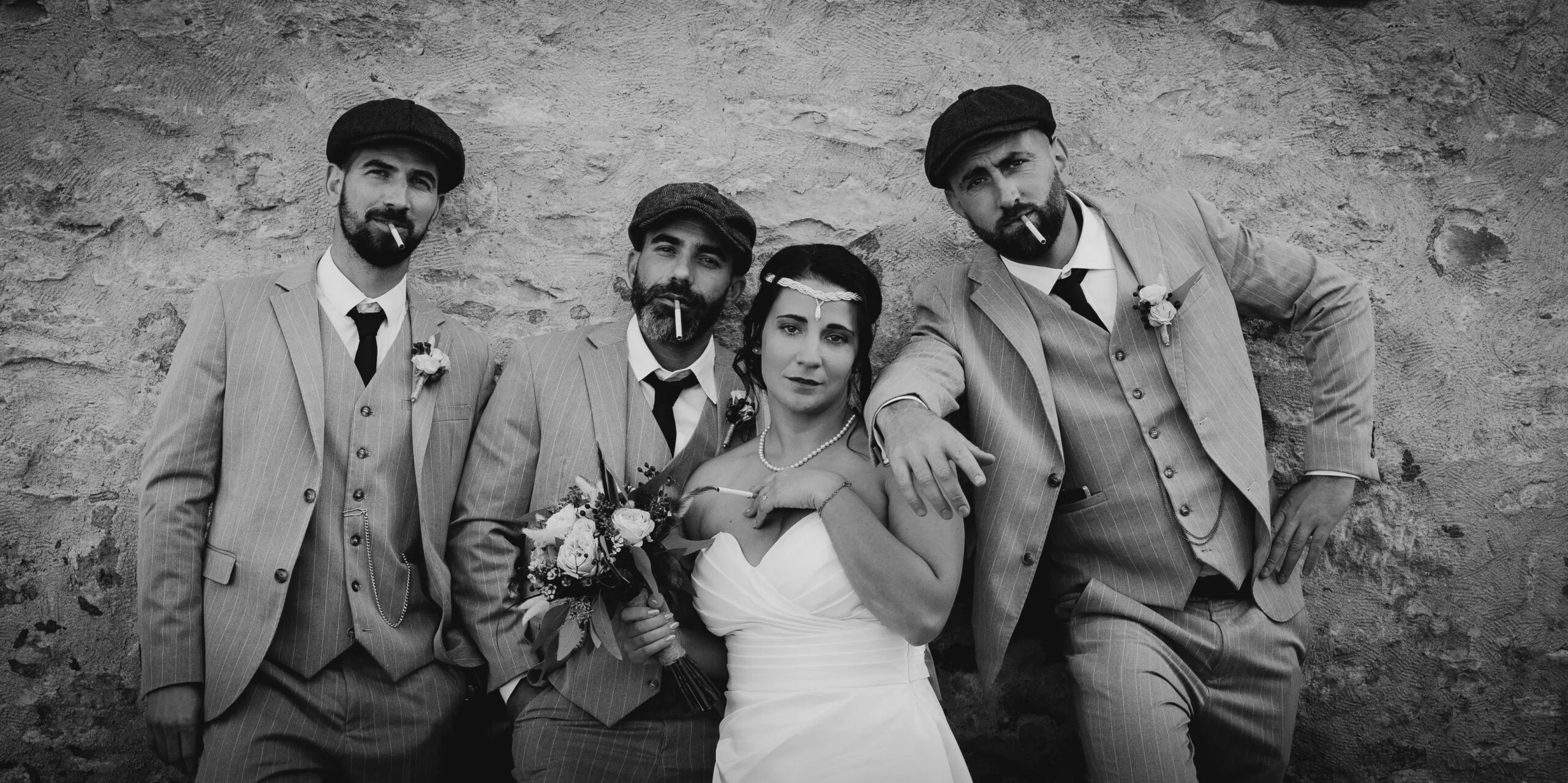 Mariée avec les témoins de son mari - Photographe mariage Yvelines